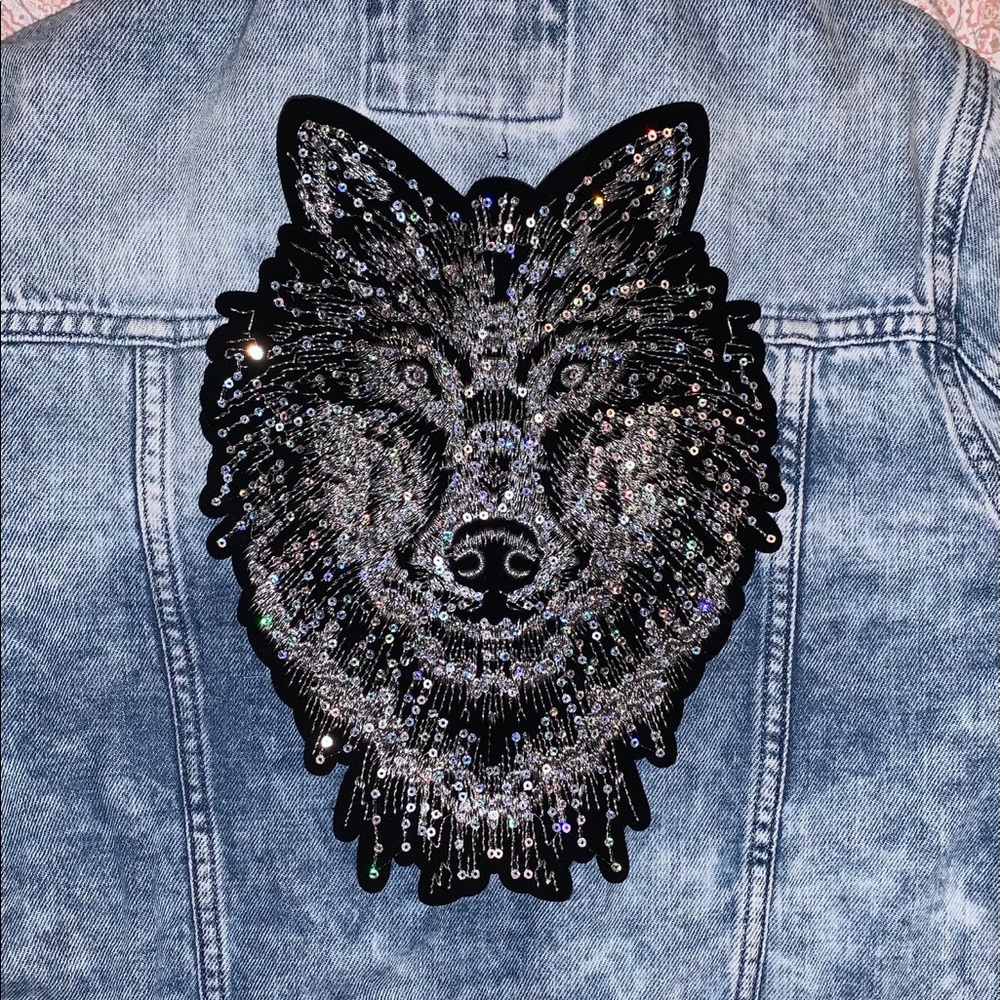 Wolf sew on patch